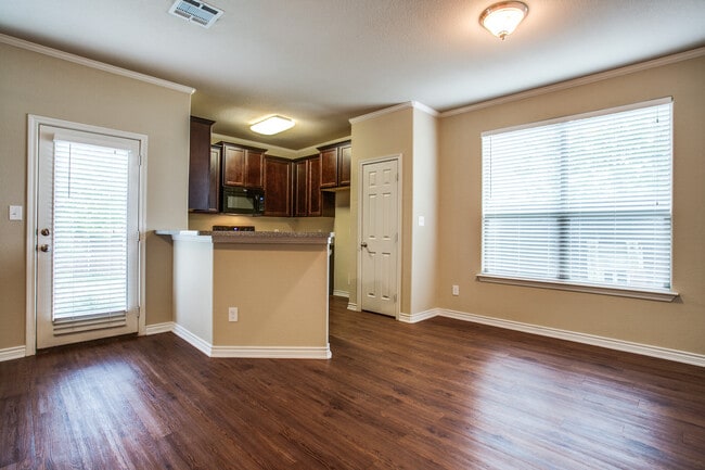 Photo - 417B Castleridge Dr