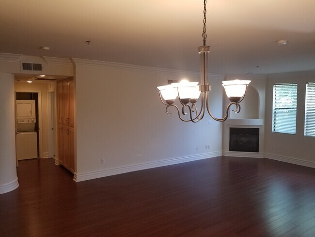 Photo - 12745 Moorpark St Unidad 209