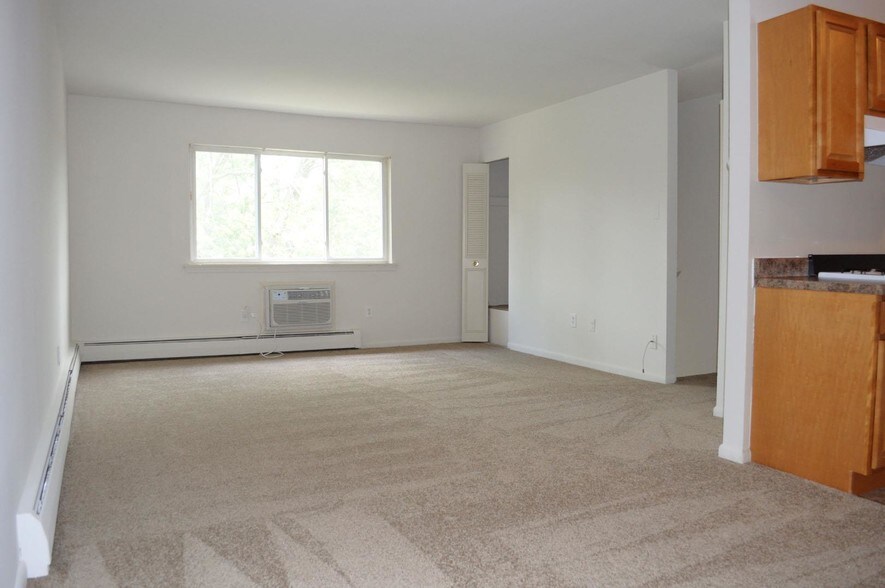 Woodland Village Apartments For Rent in Lindenwold, NJ