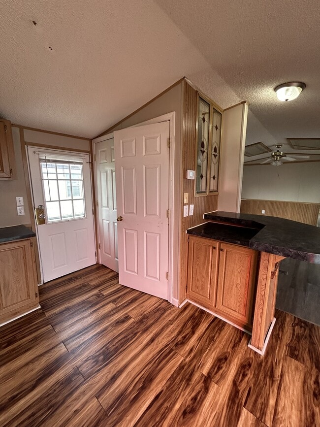 Photo - 217 Tyler St