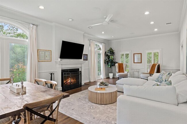 Photo - 2922 Thousand Oaks Dr