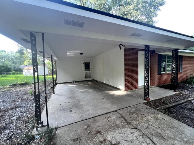 Photo - 703 Camellia Dr