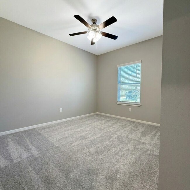 Photo - 15852 Pecan Dr