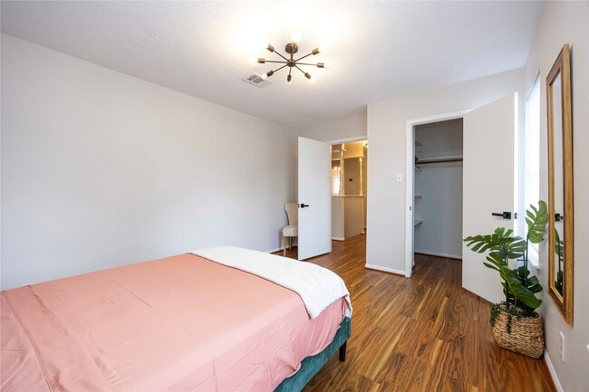 Photo - 5511 Green Timbers Dr