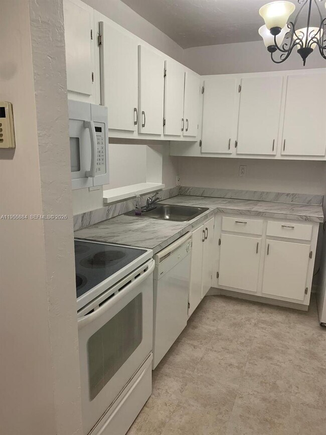 Photo - 8520 SW 133rd Avenue Rd Unit 204