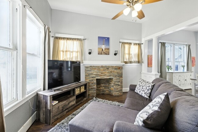 Photo - 629 Delmar St
