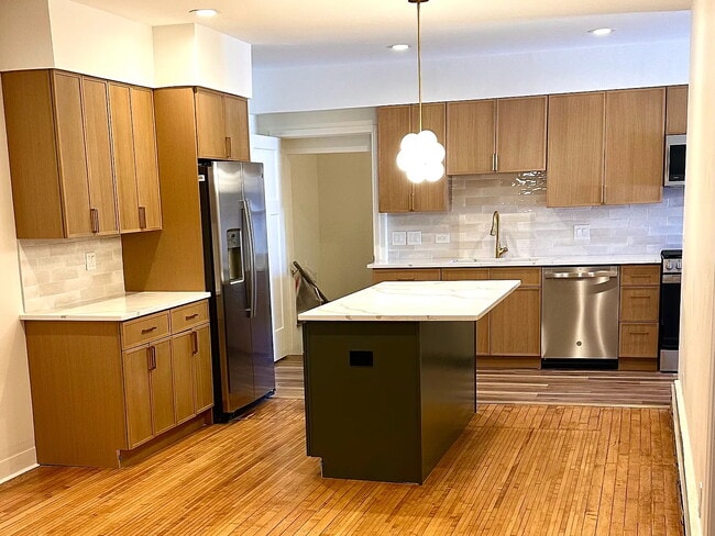 Trendy Island with Counter Seating - 11019 E Woodstock St Unit Hawley Penthouse