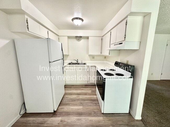 Photo - 3970 W Glenn St Unit B