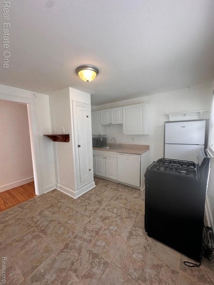 Photo - 122 W Houstonia Ave