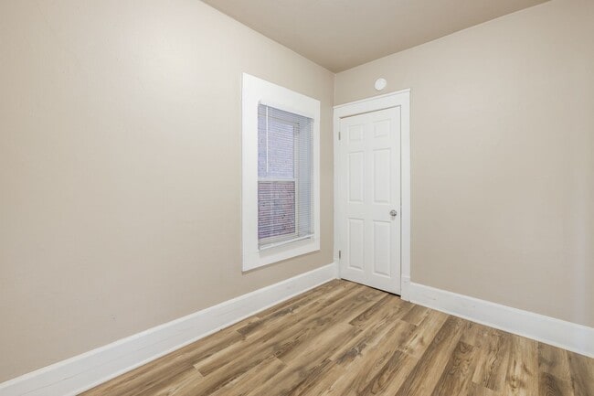 Photo - 238- 240 1/2 S Park Ave Unit 240