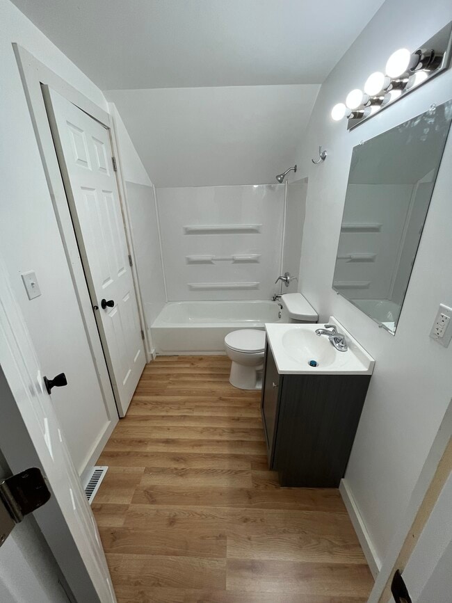 7367 N Bray Rd Unit 4