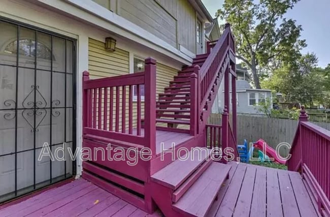 Photo - 3222 Charlotte St