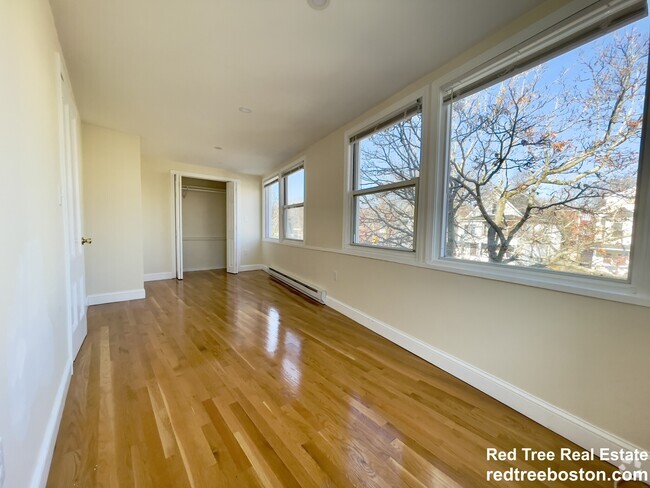Building Photo - 2572 Massachusetts Ave Unit 1 Rental