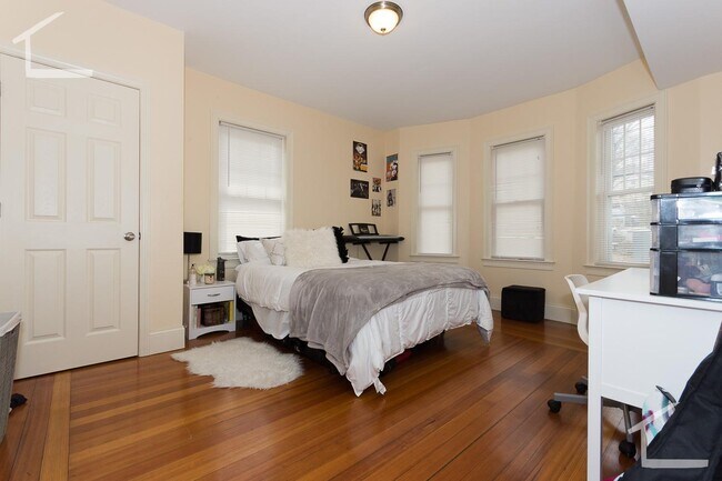 Photo - 74 Brooks St Unit 2