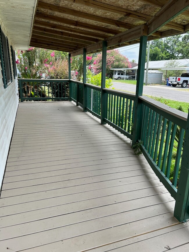 422 Ann Dr