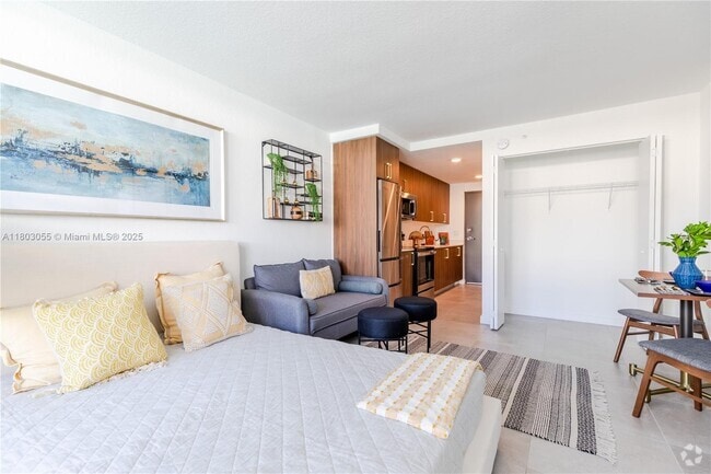 Building Photo - 1950 W 49th St Unit 380 Rental