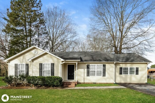 126 MARTINDALE RD, WINSTON SALEM, NC 27107 - 126 MARTINDALE RD, WINSTON SALEM, NC 27107 House