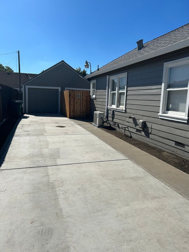 Photo - Newly Updated 2 Bed/1 Bath Home