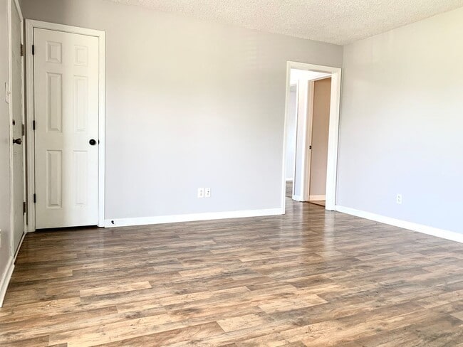 Photo - 1013 Mile High Dr