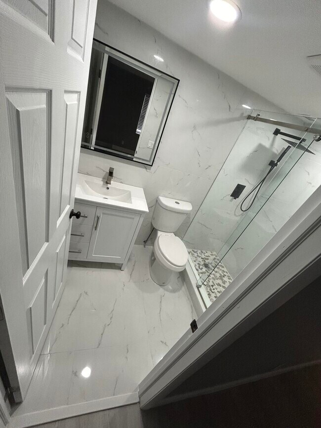 Photo - 6361 N Falls Cir Dr Unidad 212