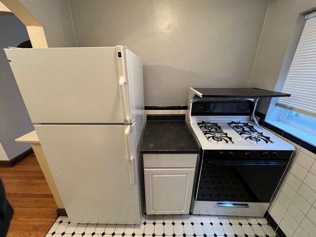 Photo - 5834 Nottingham Ave Unit 5834 Nottingham 1E