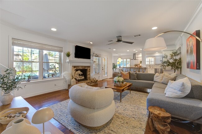 Photo - 407 Southchester Ln