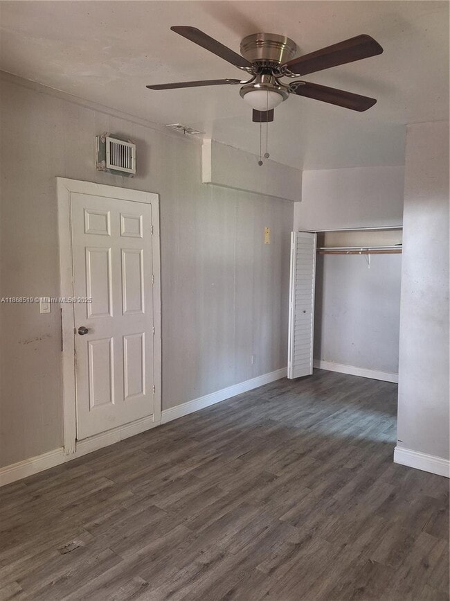 Photo - 771 NE 177th St Unidad 1