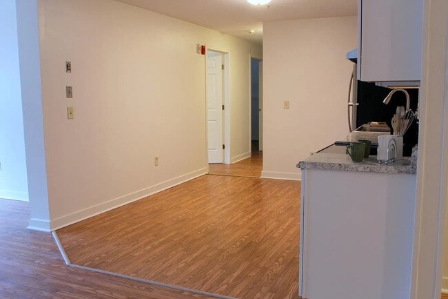 30 Gatehouse Rd Unit 103