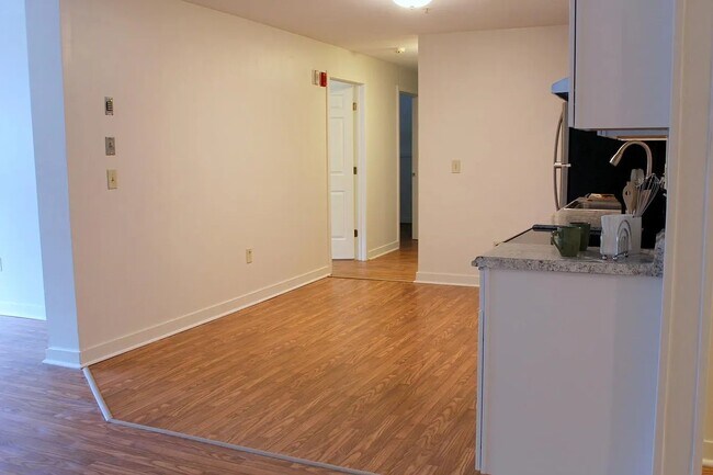 Photo - 30 Gatehouse Rd Unit 103