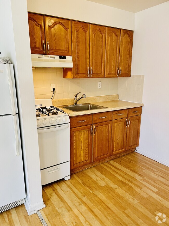 Building Photo - 294 West Post Road Unit 2C Rental