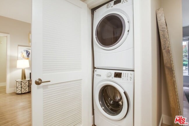 Photo - 6220 W 3rd St Unit 1-306