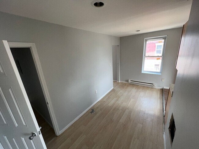 Photo - 5818 Vine Street Unit 2F