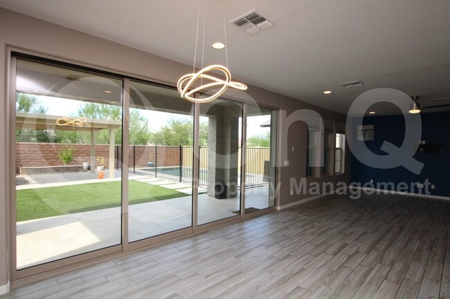 Photo - 824 E Ashurst Dr