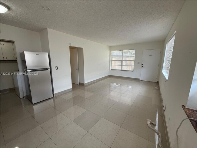Photo - 883 NE 40th St Unit N