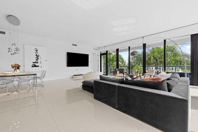 Photo - 60 Hendricks Isle Unidad 301