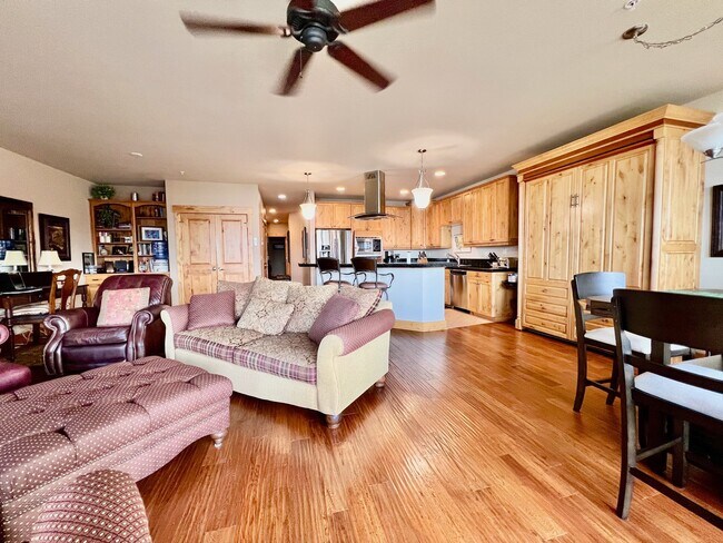 7175 U.S. 93 S Unit 206