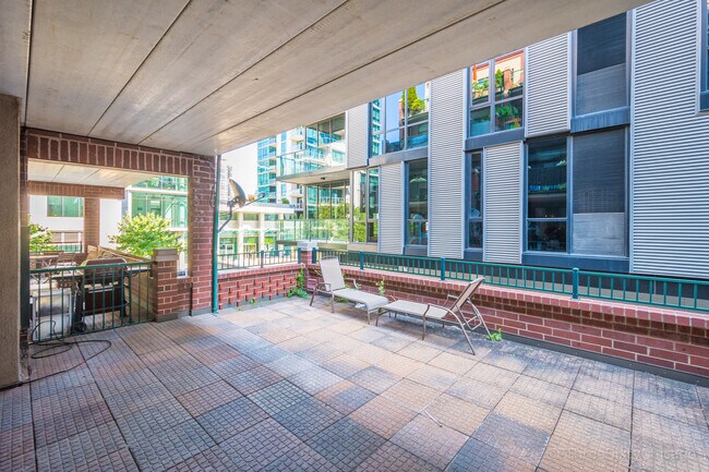 Photo - 841 W Monroe St Unit 2B