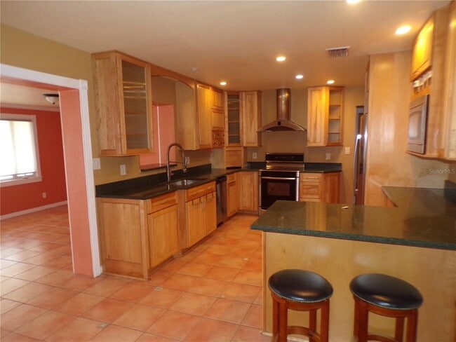 Photo - 270 Belaire Ct