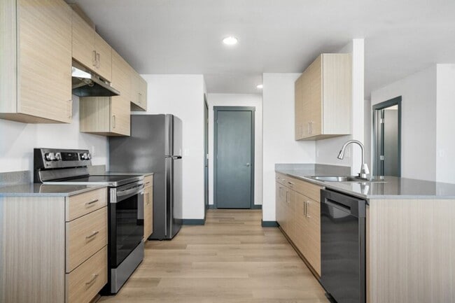 Photo - Hickory Lake