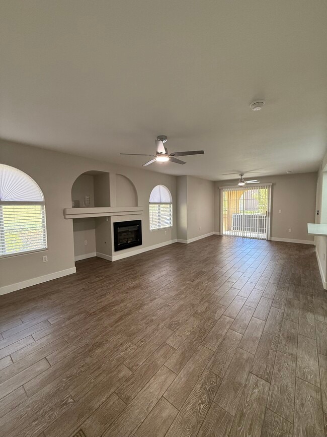 Building Photo - 7950 W Flamingo Rd Unit 1151