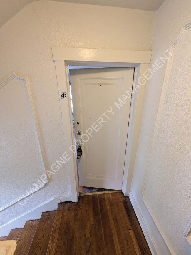 Photo - 1123-1125 W 40th St. Unit 2E