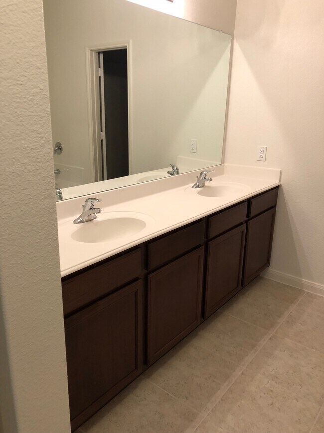 Photo - 1613 White Mountain Wy House