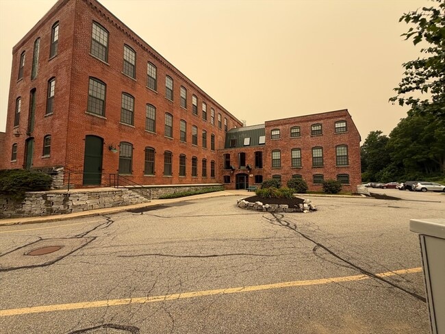 Building Photo - 71 Princeton St Unit 204