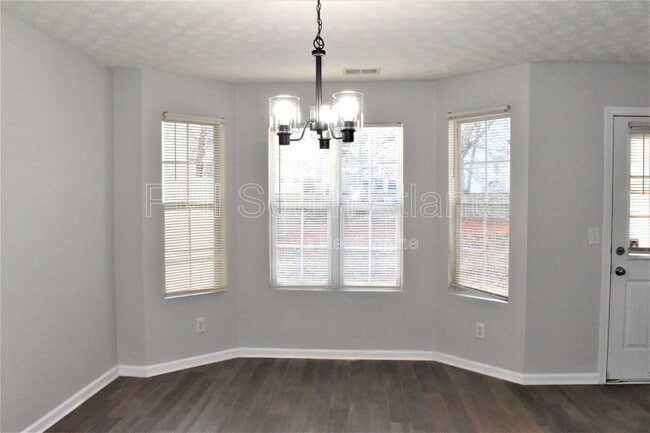 Photo - 5798 Strathmoor Manor Cir