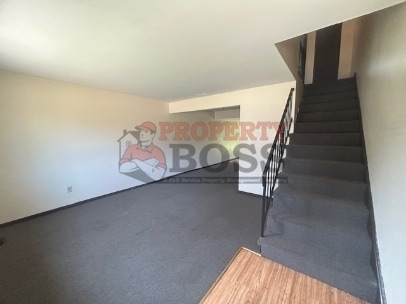 Photo - 5796 Creekview Ct W