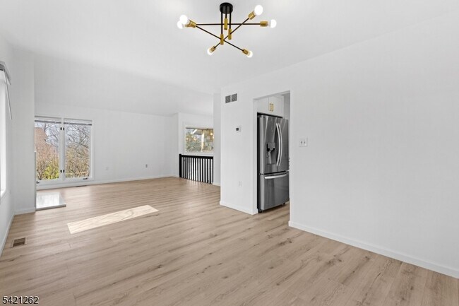 Photo - 8 Canada Goose Dr