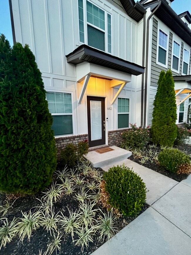 Photo - 682 Bristol Creek Dr