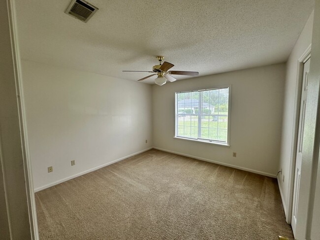 6119 B Vinnie Dr