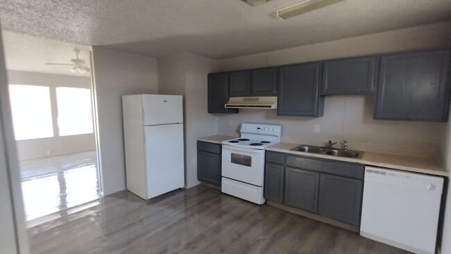 Building Photo - 925 Meadowlark Circle Unit 925 Meadowlark Circle