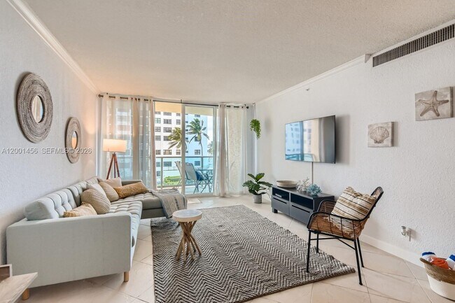Building Photo - 2501 S Ocean Dr Unit 308 (AVAILABLE MAY 20)